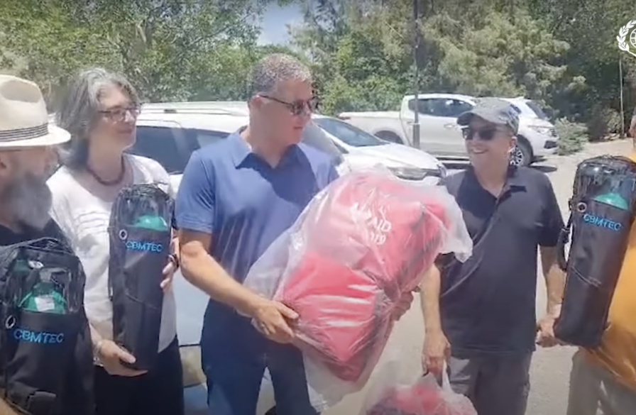 The ICEJ donating paramedic kits